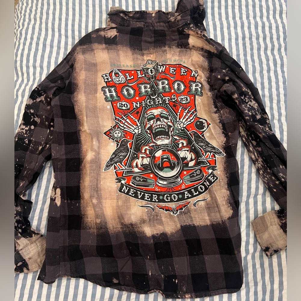 UNIVERSAL STUDIOS Halloween Horror Nights 2023 bleach tie dye button up